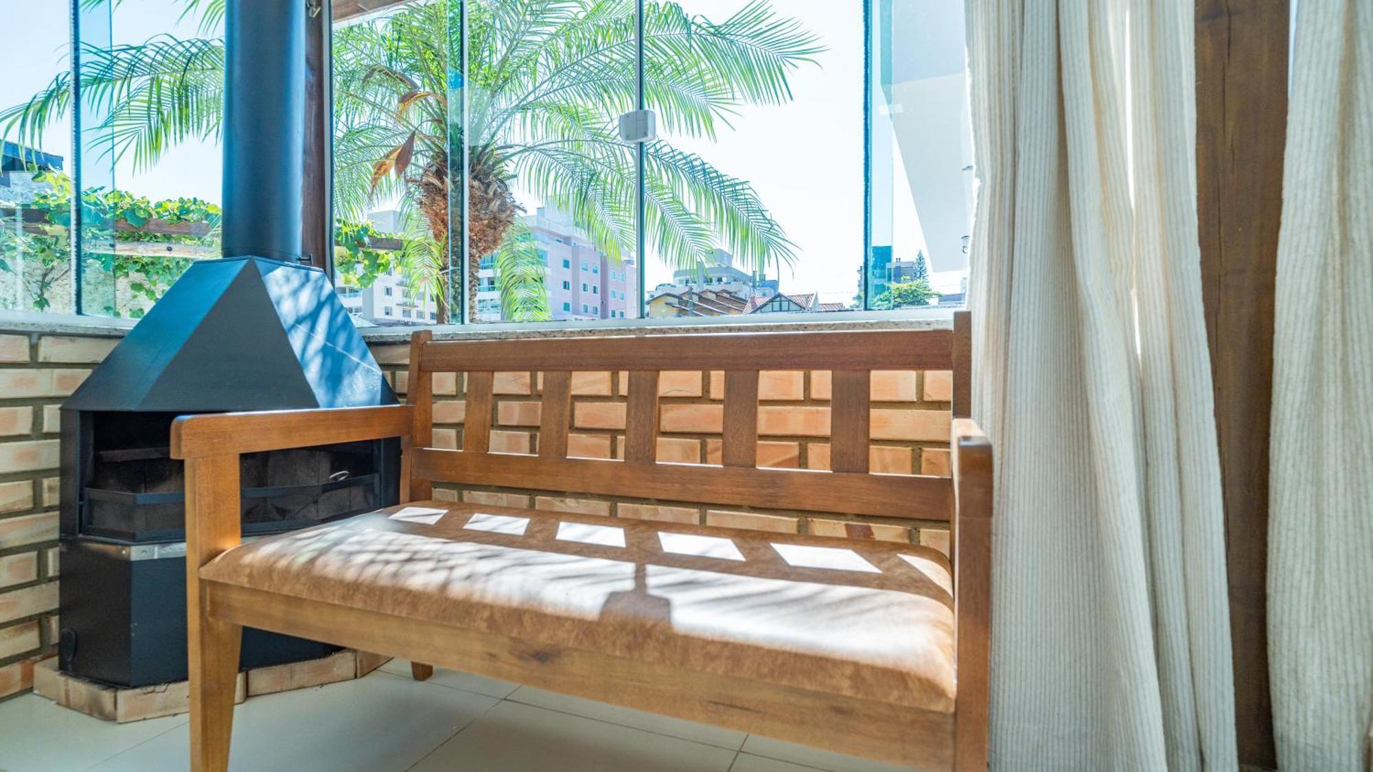 Residencial Com Piscina Possui Jacuzzi Aquecida Com Hidromassagem Villa Bombinhas Exterior photo