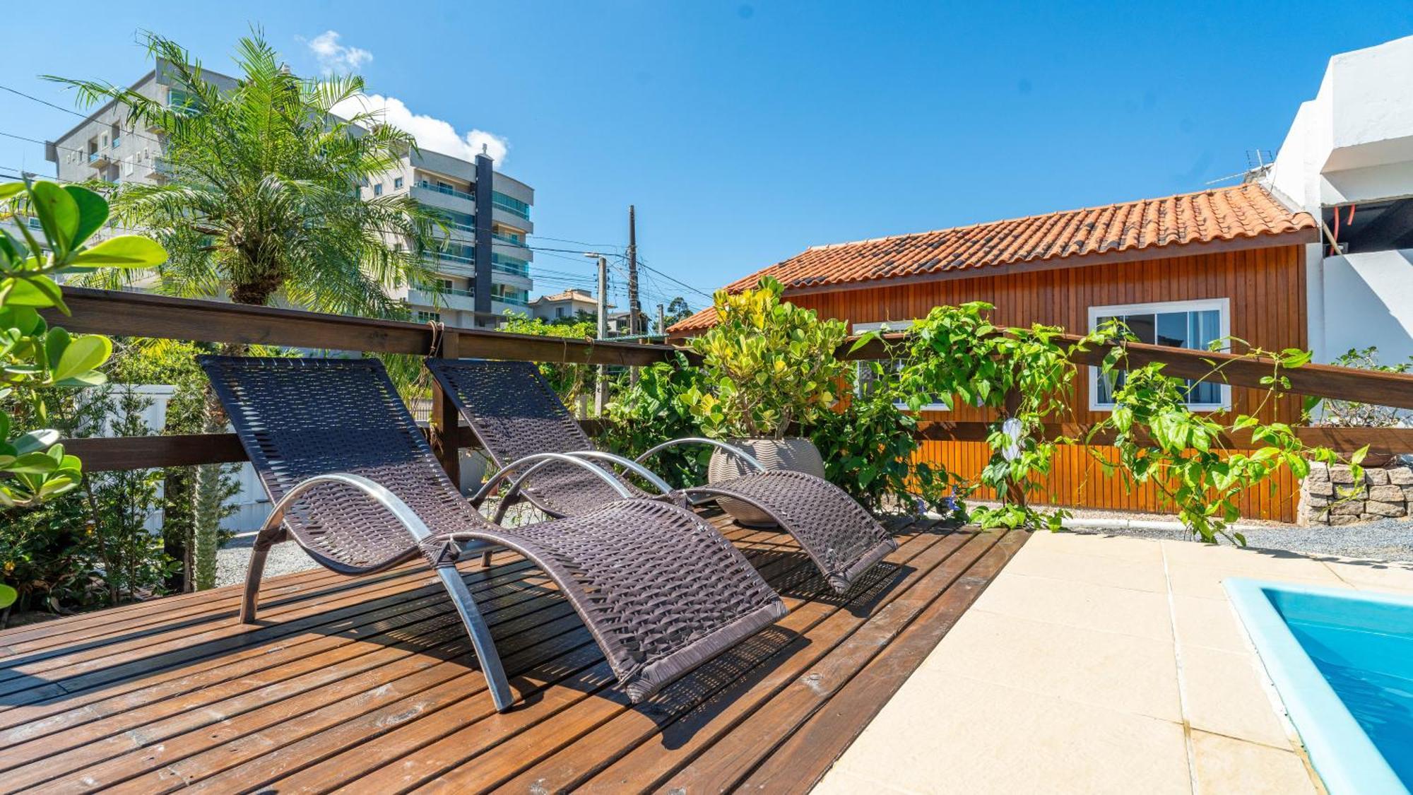 Residencial Com Piscina Possui Jacuzzi Aquecida Com Hidromassagem Villa Bombinhas Exterior photo