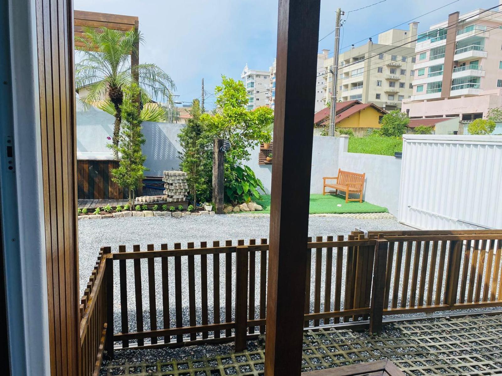 Residencial Com Piscina Possui Jacuzzi Aquecida Com Hidromassagem Villa Bombinhas Exterior photo